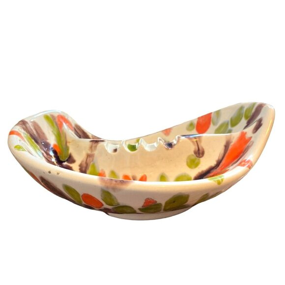 Ceramic Leaf-Shaped Ashtray With Hand-Painted Autumn Colors - Picture 4 of 11